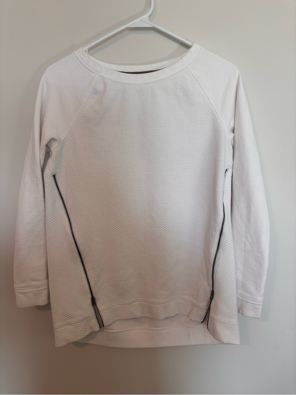 Lou & Grey White Textured Crewneck Sweater with Diagonal Zip Details